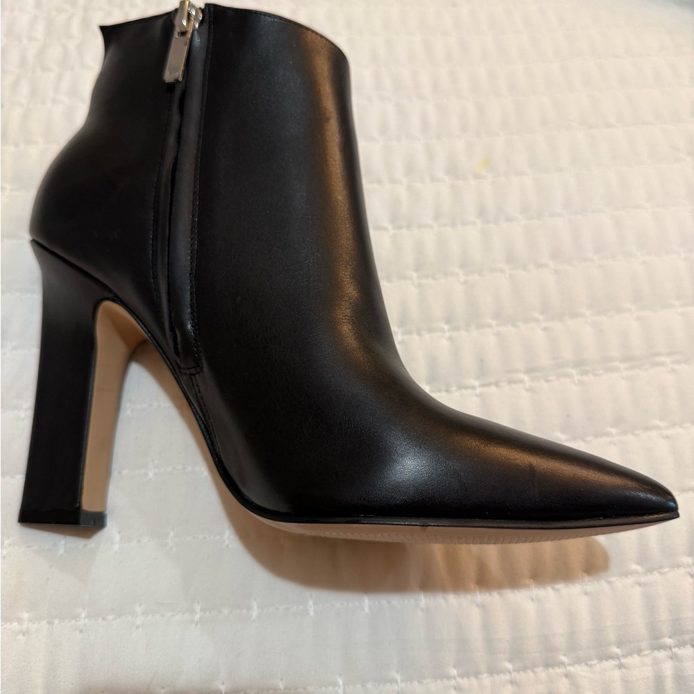 Marc Fisher Mella Black Leather Ankle Booties Size 7M